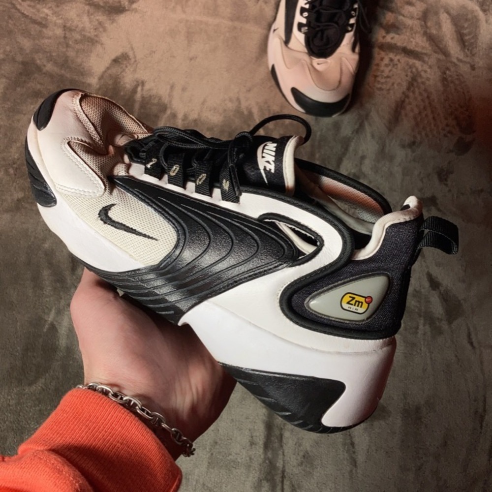 Mens Nike Zoom 2000s Size 7.5